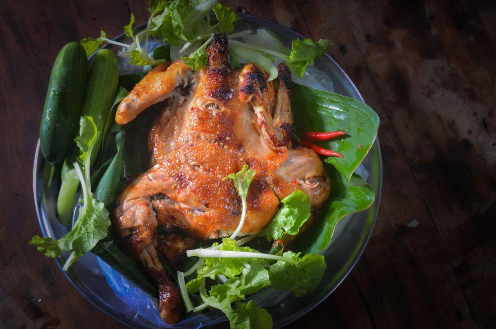 Ilustrasi ayam taliwang tanpa dibakar (pixabay.com/loilamtan)