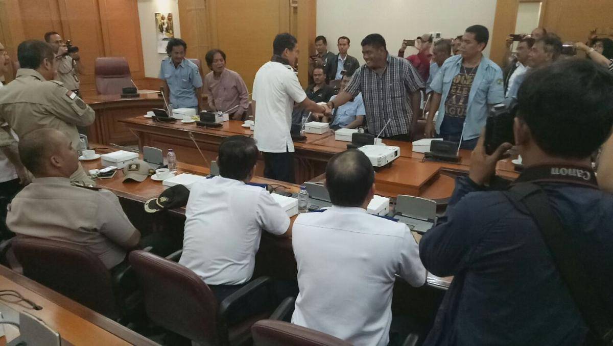https://cdn.idntimes.com/content-images/post/20180131/sandiaga3-dcc0b7b23540892e5457a2219ba1cef1.jpg