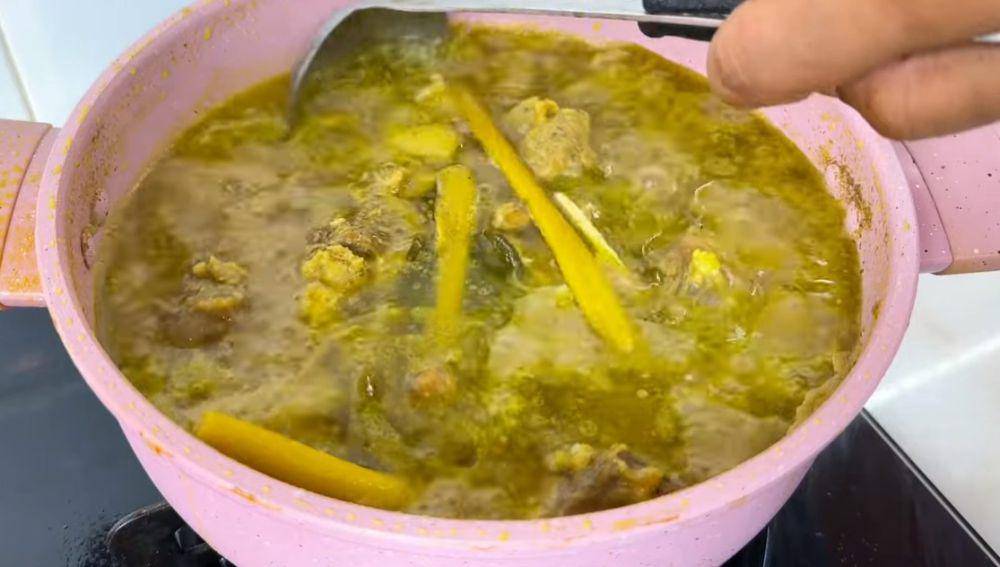ilustrasi memasak gulai kambing (YouTube.com/Ika Mardatillah)