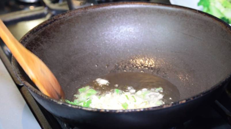 cara membuat gulai daun singkong