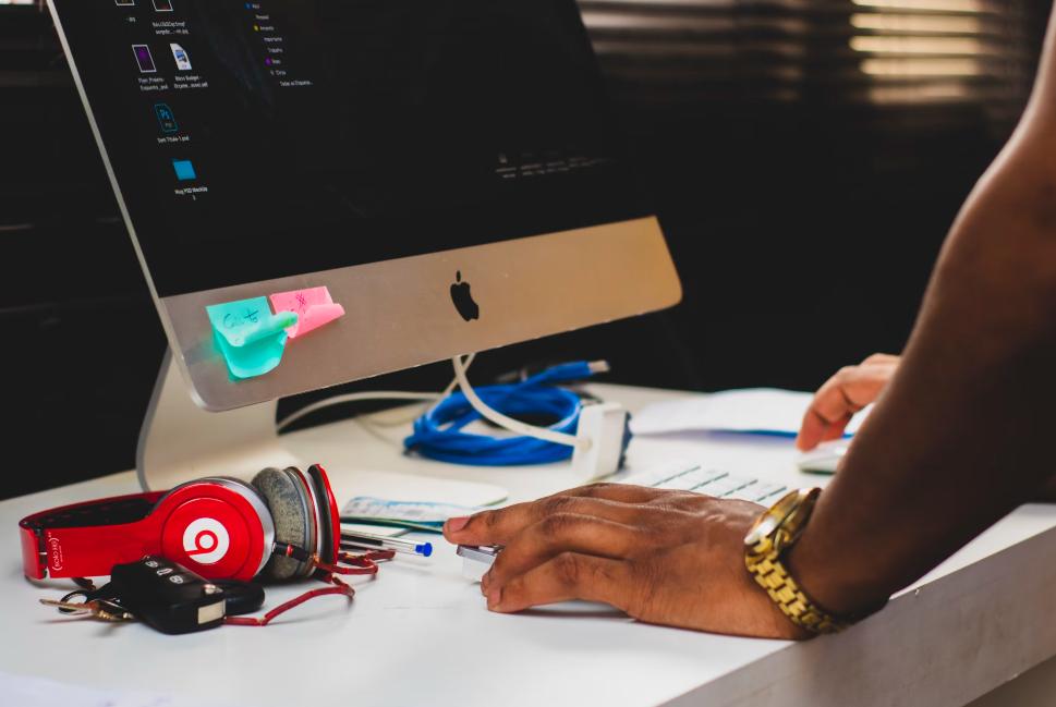 Windows vs macOS, Mana yang Lebih Nyaman Buat Kerja Kreatif?