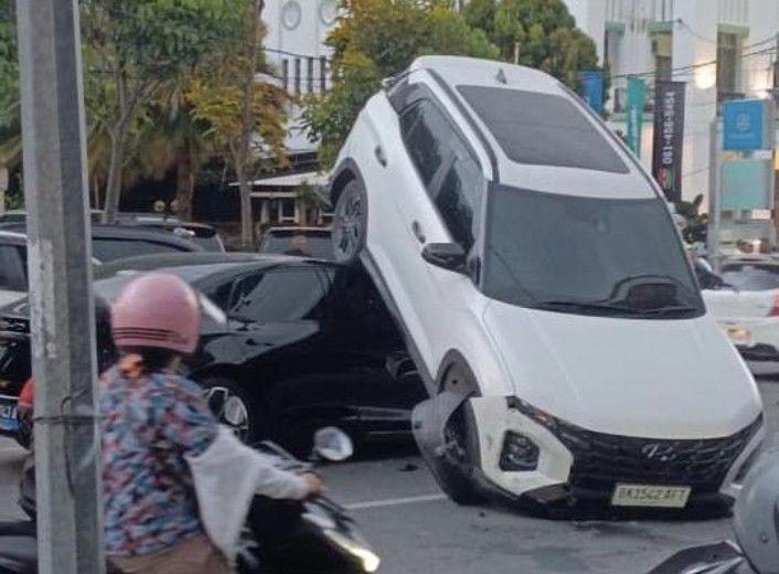 Kronologi Kecelakaan Beruntun 10 Kendaraan di Medan