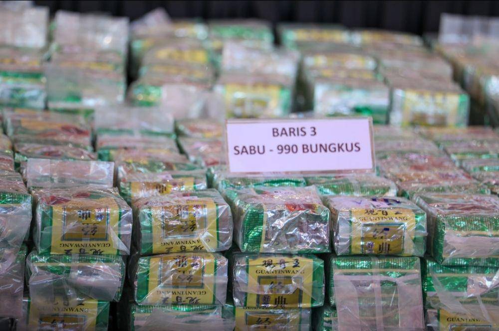 Barang bukti sabu dua ton yang disita dari kapal Sea Dragon Tarawa ketika ditangkap di Perairan Tanjung Balai Karimun, Kepulauan Riau. (Dokumentasi Kemenko Polkam)