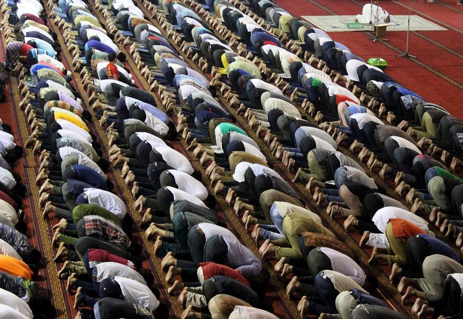 https://cdn.idntimes.com/content-images/post/20170524/sholat-b0d76cede984ef4beb294d94643fc769.jpg