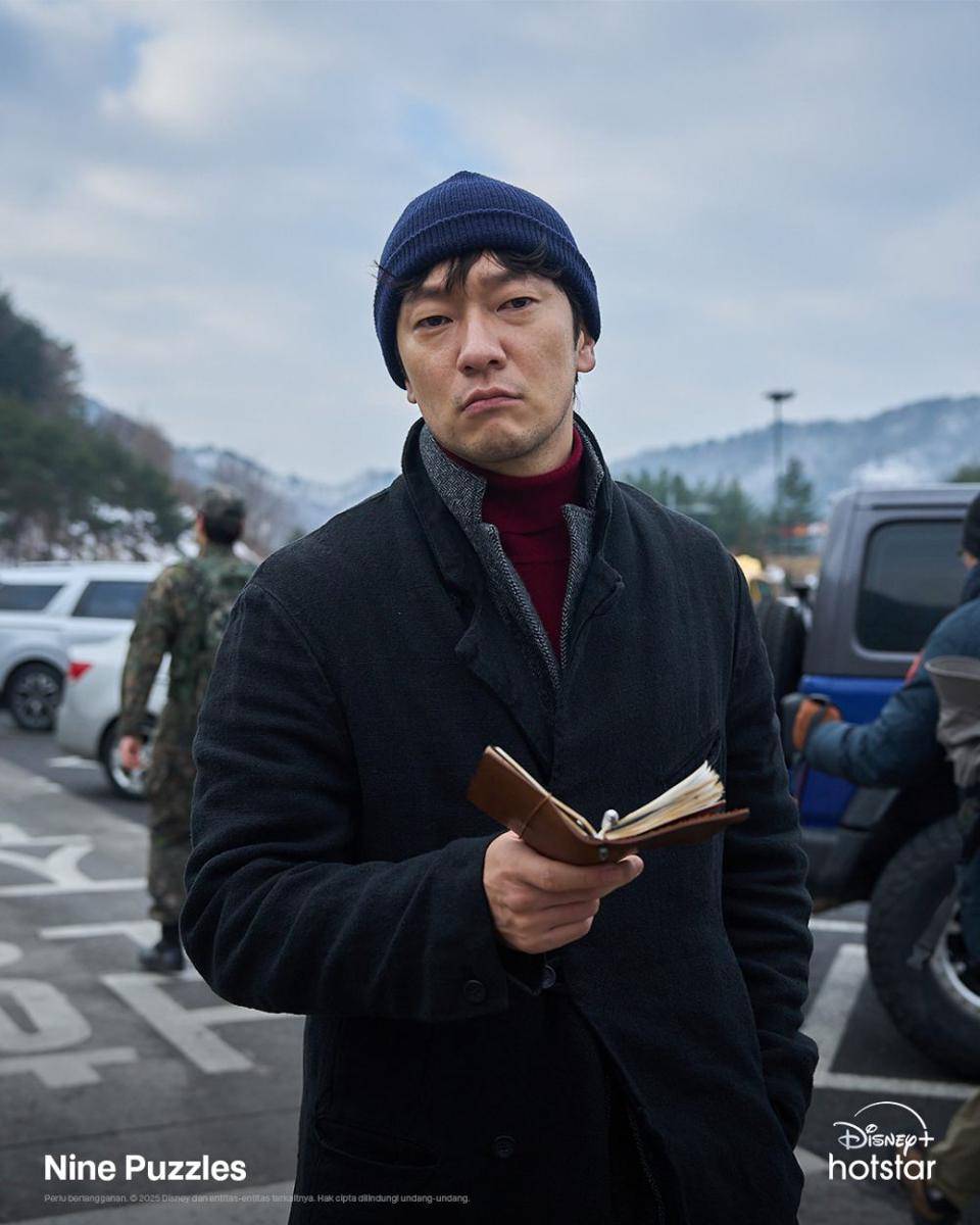 Son Suk Ku di KDrama Nine Puzzles (instagram.com/disneyplushotstarid)