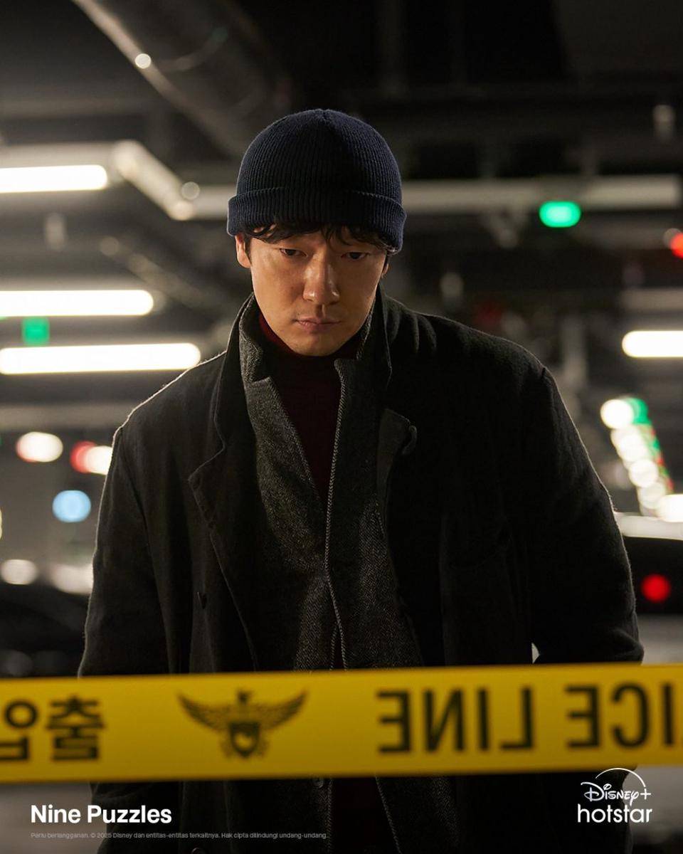Son Suk Ku di KDrama Nine Puzzles (instagram.com/disneyplushotstarid)
