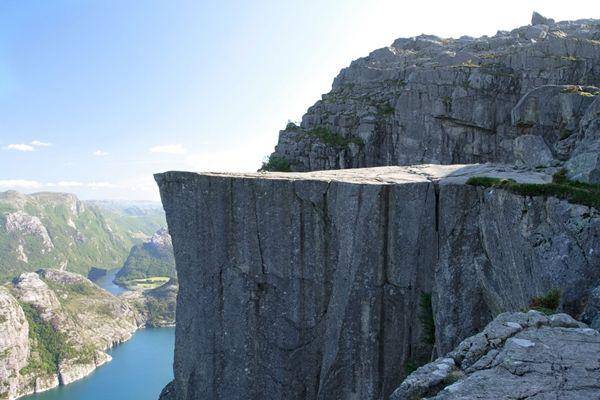 http://cdn.idntimes.com/content-images/post/20160224/tebing-tophdimgs-e97b5497935bccedf8b224d077e83ea1.jpg