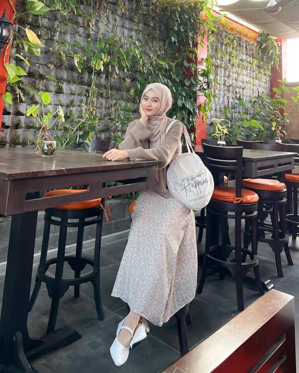 Dinda Halim (instagram.com/dindarizkyrmd)