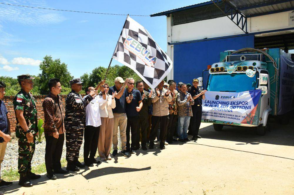 Bea Cukai Lepas Ekspor Perdana 60 Ton Rumput Laut ke Korsel