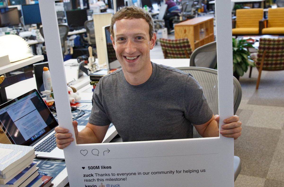 https://cdn.idntimes.com/content-images/post/20171227/zuckinsta-36d5f902c5505a68bc718e0fc57afb74.jpeg