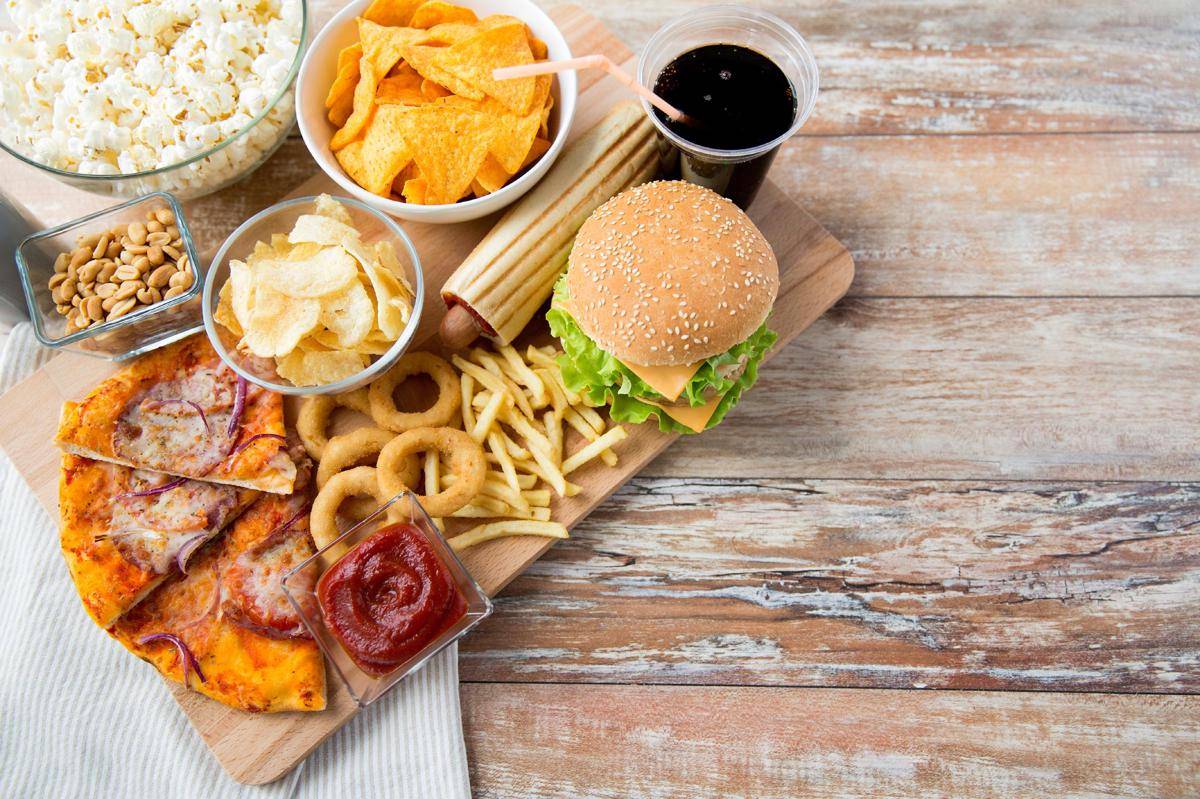 https://cdn.idntimes.com/content-images/post/20170406/01-8-ways-to-hate-junk-food-junk-5a9be054ed51bbc622df419d2f393433.jpg