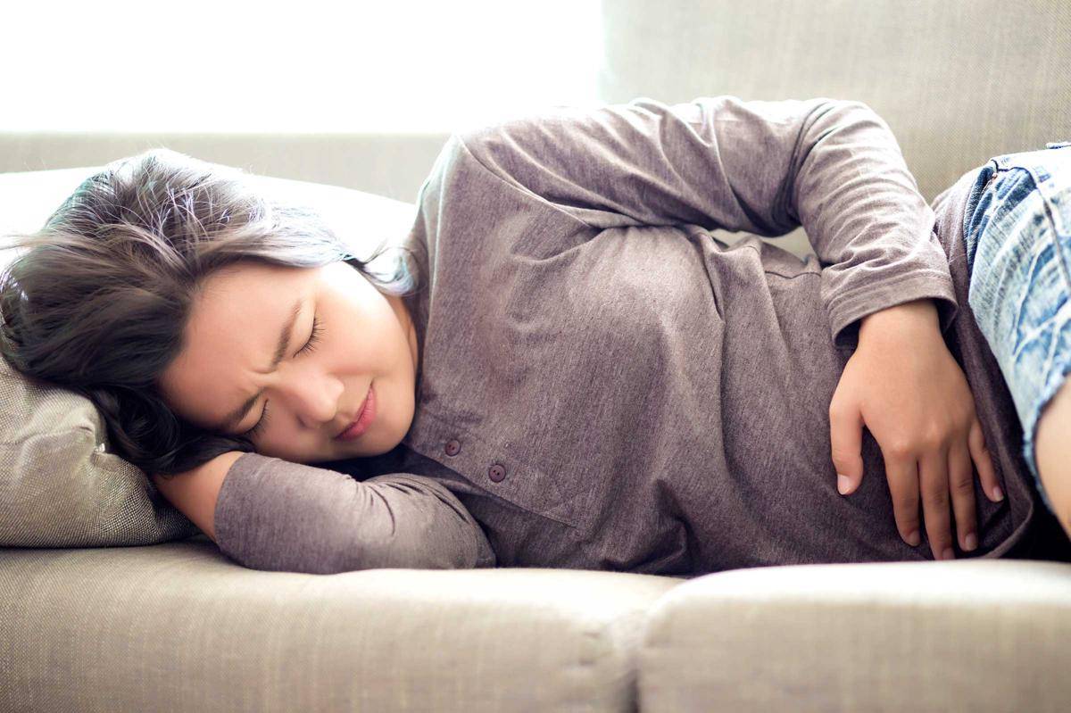 https://cdn.idntimes.com/content-images/post/20171123/02-stomach-pains-ibd-73b6062ef8886542a766fcefdfed6be1.jpg