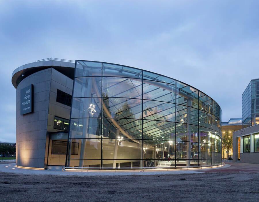 https://cdn.idntimes.com/content-images/post/20171106/05-vangoghmuseum-entrance-bew-4aa0aa7c0fdde1114fadd6267c188815.jpg