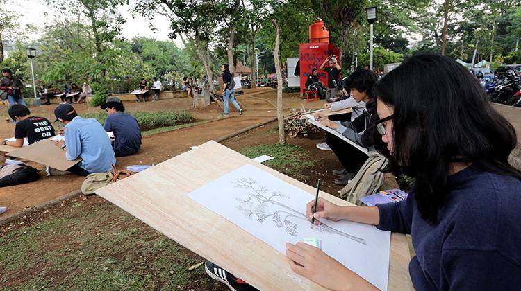 https://cdn.idntimes.com/content-images/post/20170102/051015mahasiswa-desain-2d54fc3570bef5f0b6eb82b4b905f718.jpg