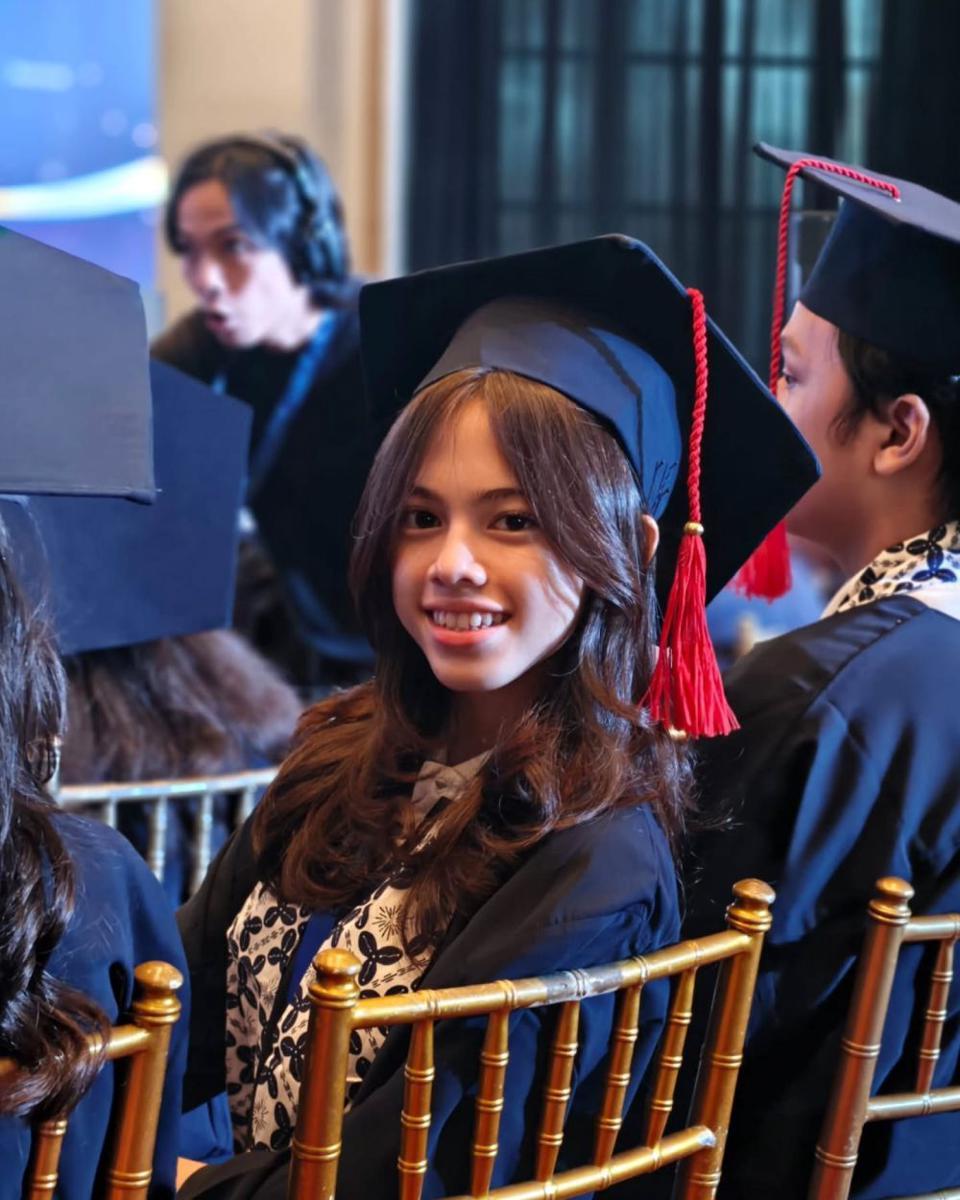 Anak Wulan Guritno Wisuda SMP (Instagram.com/wulanguritno)