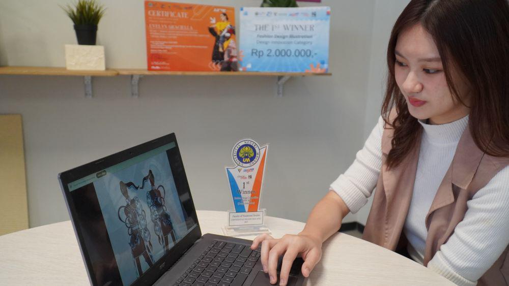 Kisah Mahasiswi Surabaya Raih Juara Asian Fashion Week