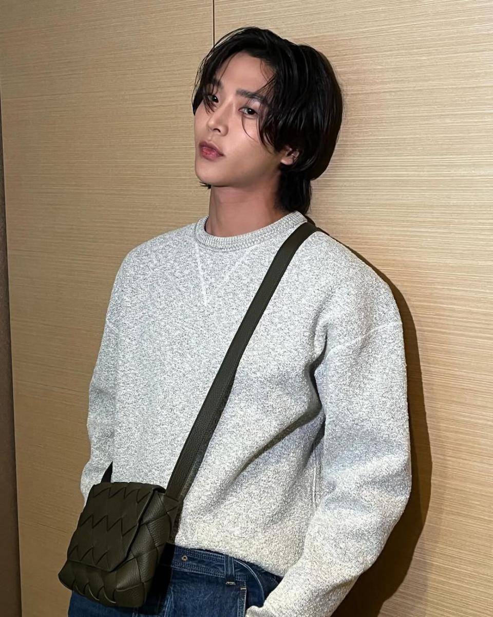 potret Rowoon (instagram.com/ewsbdi)