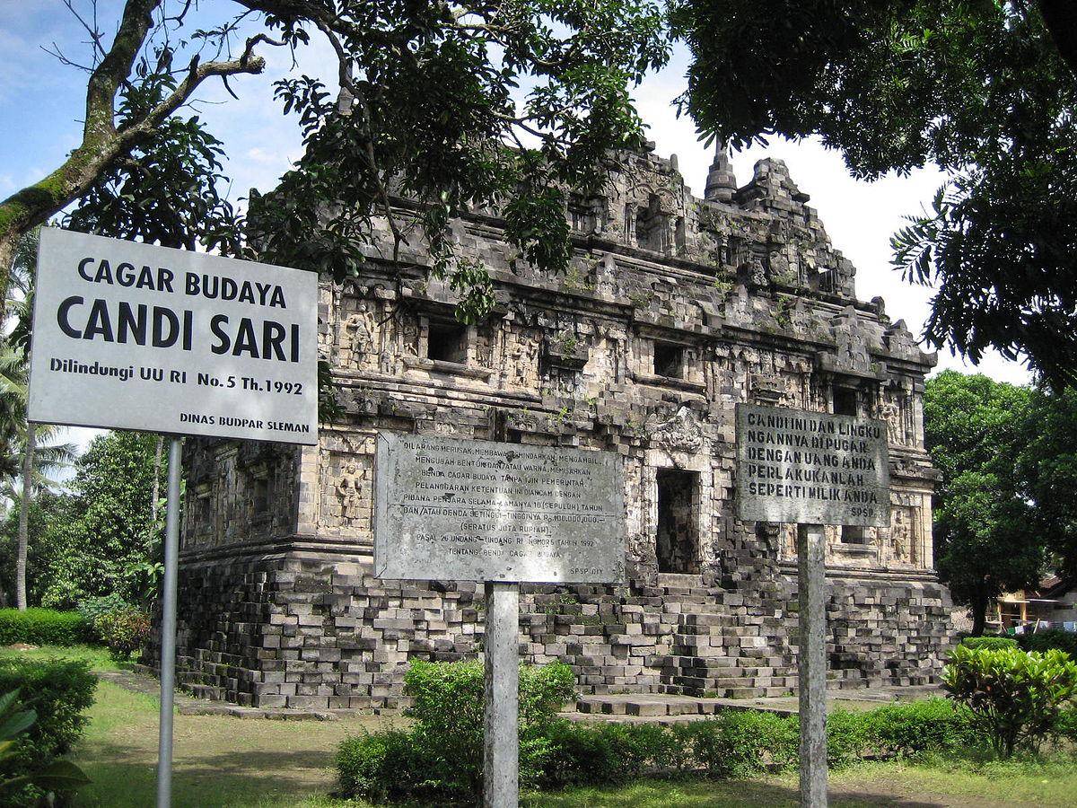 https://cdn.idntimes.com/content-images/post/20170924/1200px-candi-sari-9b7c7b8e249ecb8c1ffe3b5bf3752129.JPG