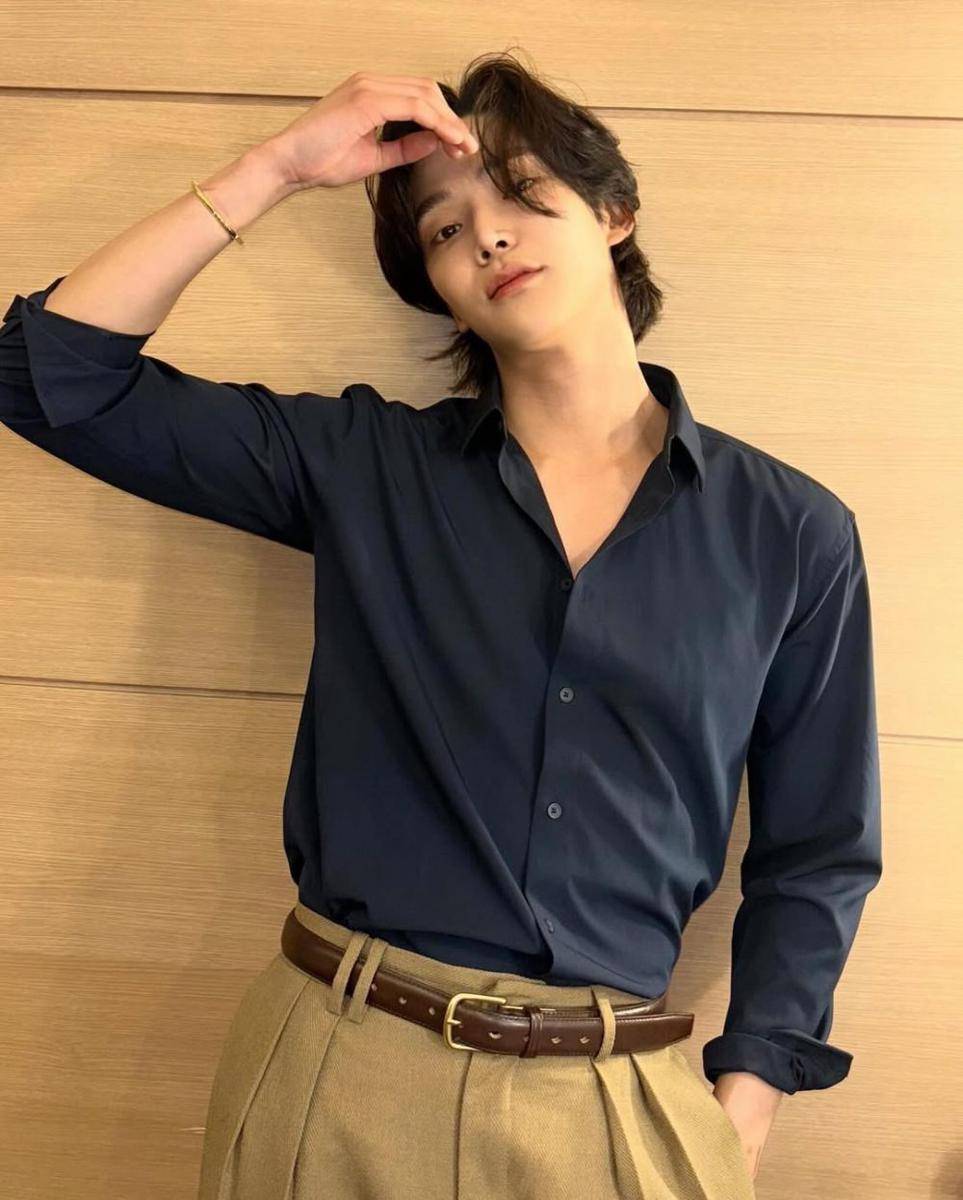 potret Rowoon (instagram.com/ewsbdi)
