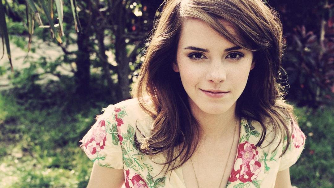 https://cdn.idntimes.com/content-images/post/20151229/2014-emma-watson-new-top-wallpaper-in-high-definition-free-e18f9f01e4cb15367ea5a12415d8baab.jpg