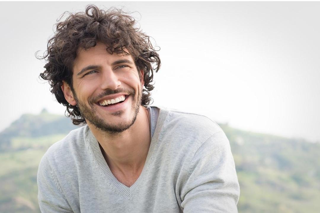 https://cdn.idntimes.com/content-images/post/20170615/20150820205507-single-man-outdoors-happy-bliss-42d7501026b90ddbbbea9f07d98346db.jpeg