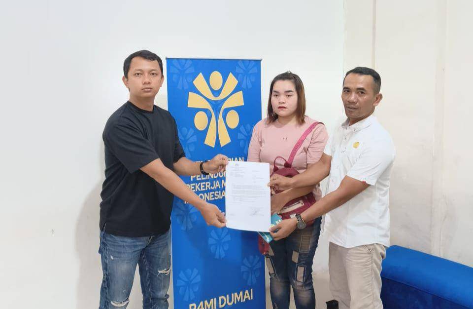 Usai dimintai keterangan, Indri akan dipulangkan ke kampung halamannya di Jatim (IDN Times/ dok BP3MI Riau)