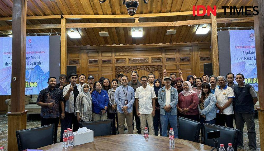 Diskusi Forum Ekonomi PWI Surakarta bersama BEI Jateng 2 di Kalipepe Land. (IDN Times/Larasati Rey)
