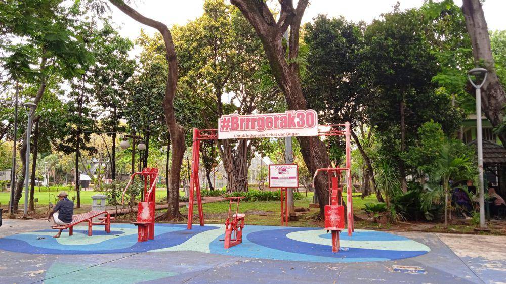 alat fitness outdoor di Taman Menteng (dok.pribadi/Gusti Nur Iwari)