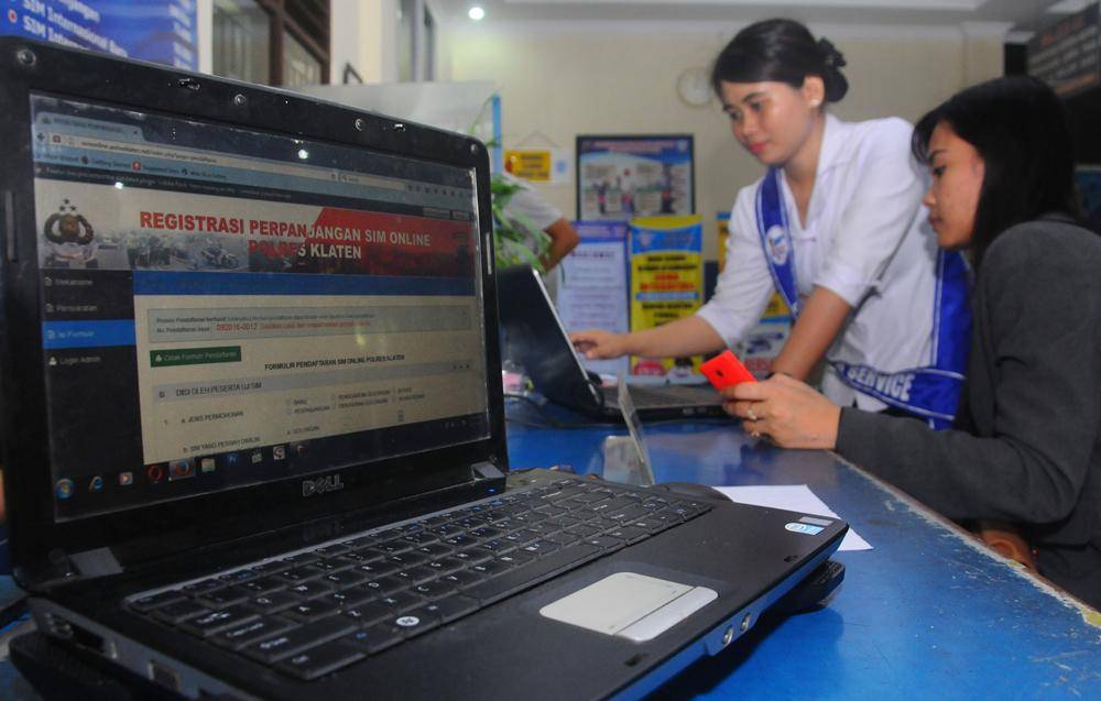 https://cdn.idntimes.com/content-images/post/20161013/3-layanan-delivery-sim-online-160916-ajn-1-0c16d9d26bc83b5a8f14f62756b03e4a.jpg