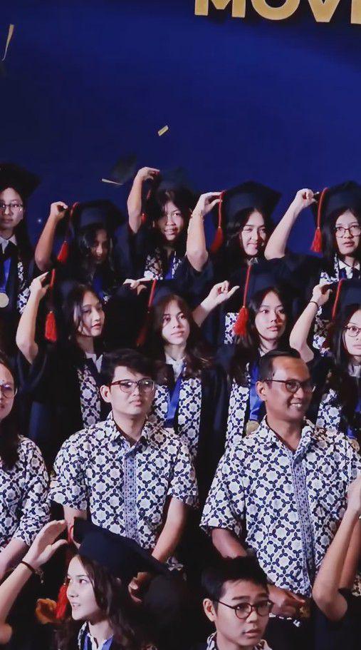 Anak Wulan Guritno Wisuda SMP (Instagram.com/wulanguritno)
