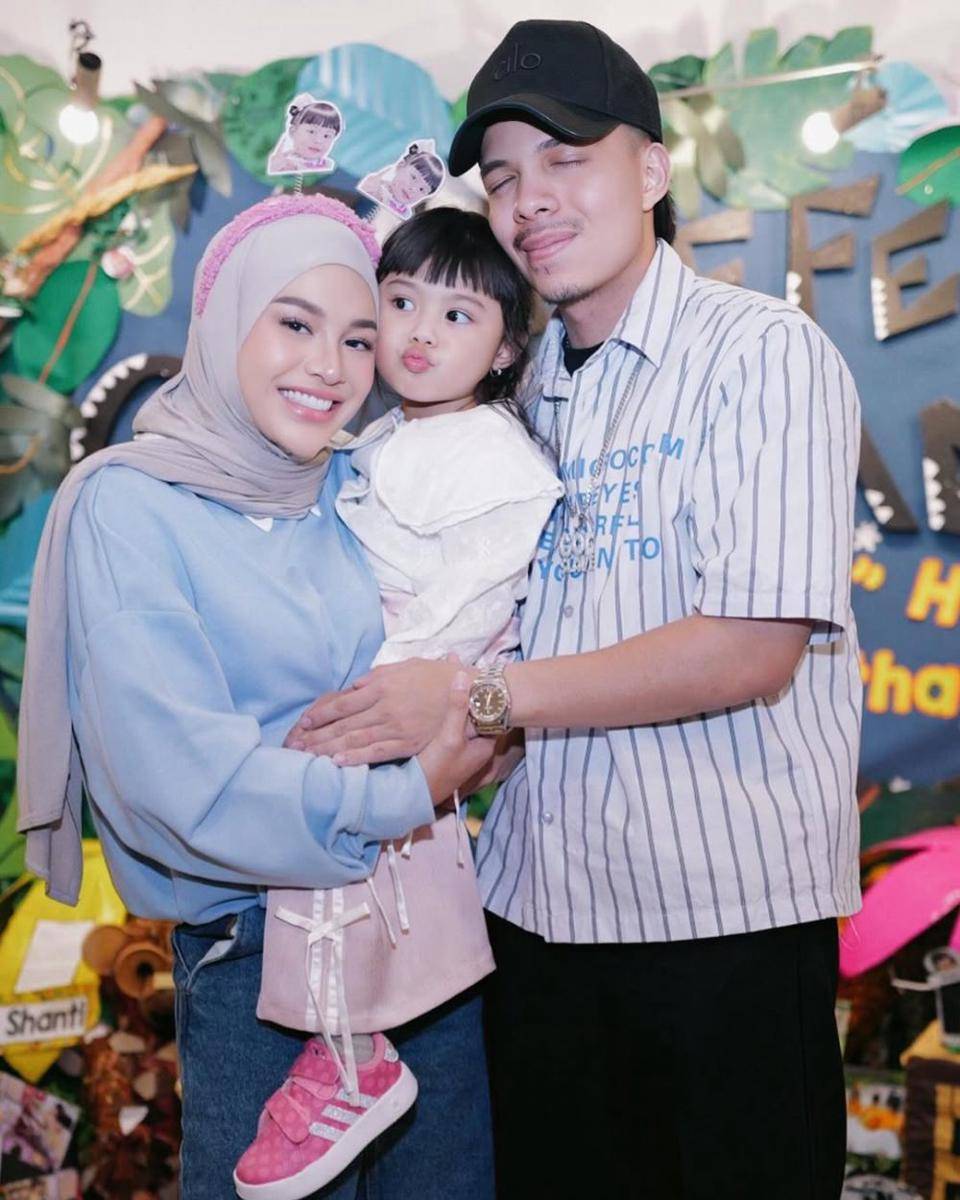 Ameena pentas di sekolah (Instagram.com/ashanty_ash)