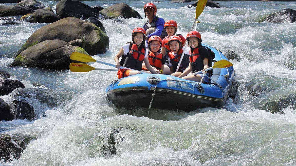 https://cdn.idntimes.com/content-images/post/20170713/arung-jeram-sungai-elo-magelang-2-66844d6f198ccbe25569ef556a0c4f23.jpg