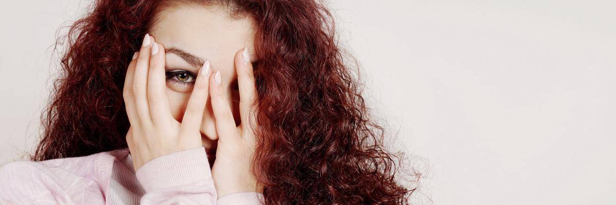 https://cdn.idntimes.com/content-images/post/20161028/b67ea578eb487bed00893608eae1d70d605a7d13-embarassed-woman-31ecfefa587f992b685c70753f0cdc2d.jpg