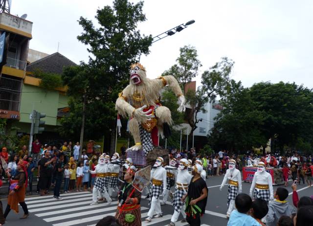 https://cdn.idntimes.com/content-images/post/20171108/biaya-hidup-murah-di-solo-07dd9d3cc1e5e16192da9bfe083a37f8.PNG