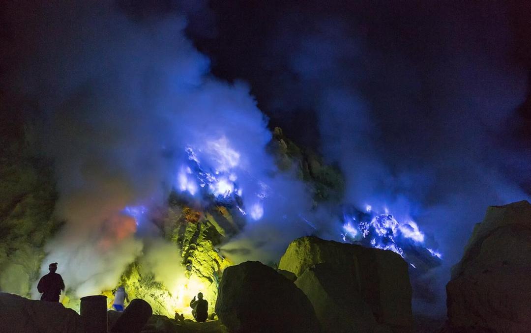 https://cdn.idntimes.com/content-images/post/20171026/blue-fire-b3e890eaeb9a58c9964a39d5b8deb4ef.jpg