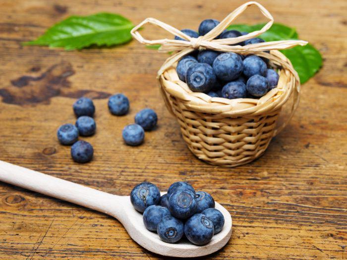 https://cdn.idntimes.com/content-images/post/20180220/blueberries-4790557d0ea5489622a77f995eb67c7d.jpg