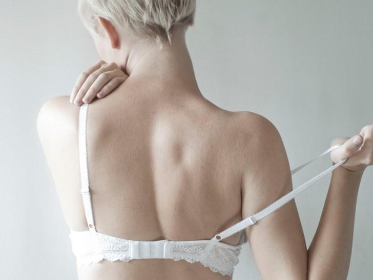 https://cdn.idntimes.com/content-images/post/20180301/breast-discharge-8c05f8ec423efcb164194a9ff3fd0103.jpg