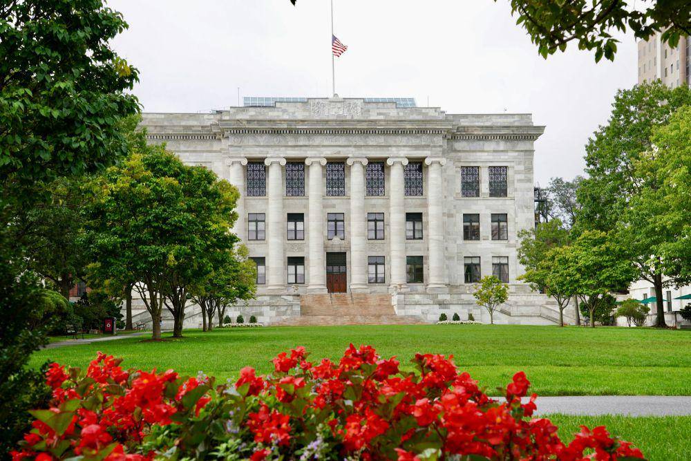 Potret Sekolah Kedokteran Harvard. (unsplash.com/Brett Wharton)