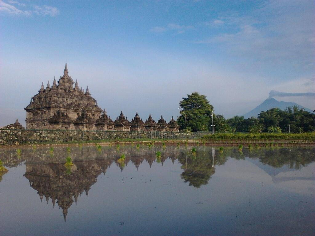 https://cdn.idntimes.com/content-images/post/20170924/candi-plaosan-3c17d9d73929c4a9ae8603ce78af5cff.jpg