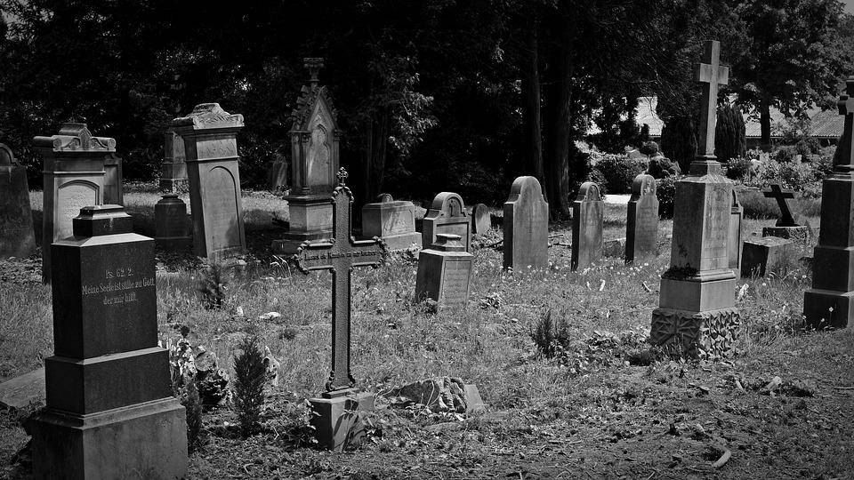 https://cdn.idntimes.com/content-images/post/20161028/cemetery-1538646-960-720-1c8a77e0c7909def5c97fe16c921731f.jpg