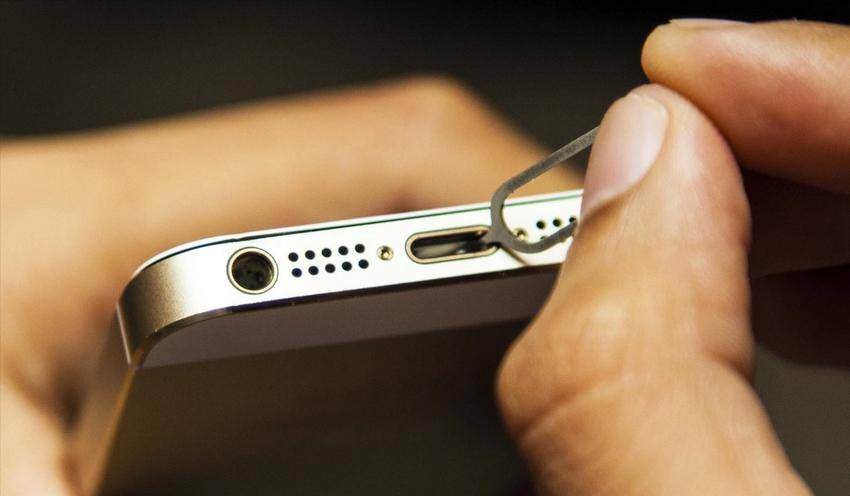 https://cdn.idntimes.com/content-images/post/20170209/charge-iphone-rewel-2-817a7654dbb2615613a96b7d931de605.jpg