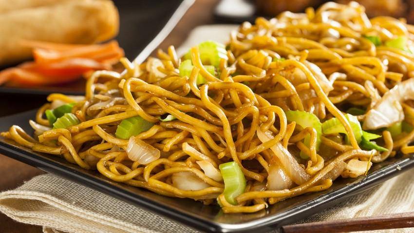 https://cdn.idntimes.com/content-images/post/20171017/chow-mein-31ae6efd0590859453904fd1647afefc.jpg