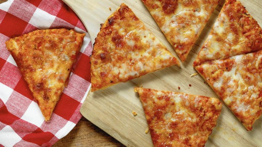 https://cdn.idntimes.com/content-images/post/20170719/ct-frozen-pizza-tasting-food-0914-20160908-0020f7b8a2897357fd12bbe9e5a69a49.jpg
