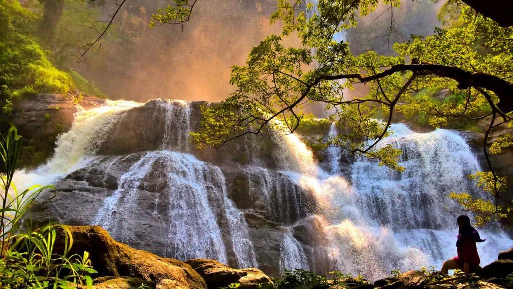 https://cdn.idntimes.com/content-images/post/20170727/curug-cikanteh-1024x577-1-4aedb87b387f6adc67bf818e7d0fdd21.jpg