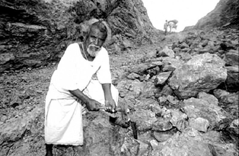 http://cdn.idntimes.com/content-images/post/20160822/dashrath-manjhi-a26729b4530a395913e43fa38430e0c0.jpg