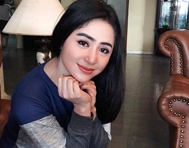 https://cdn.idntimes.com/content-images/post/20171004/dewi-persik-041d7ec80426a304950ec6375d1dd5c0.jpg