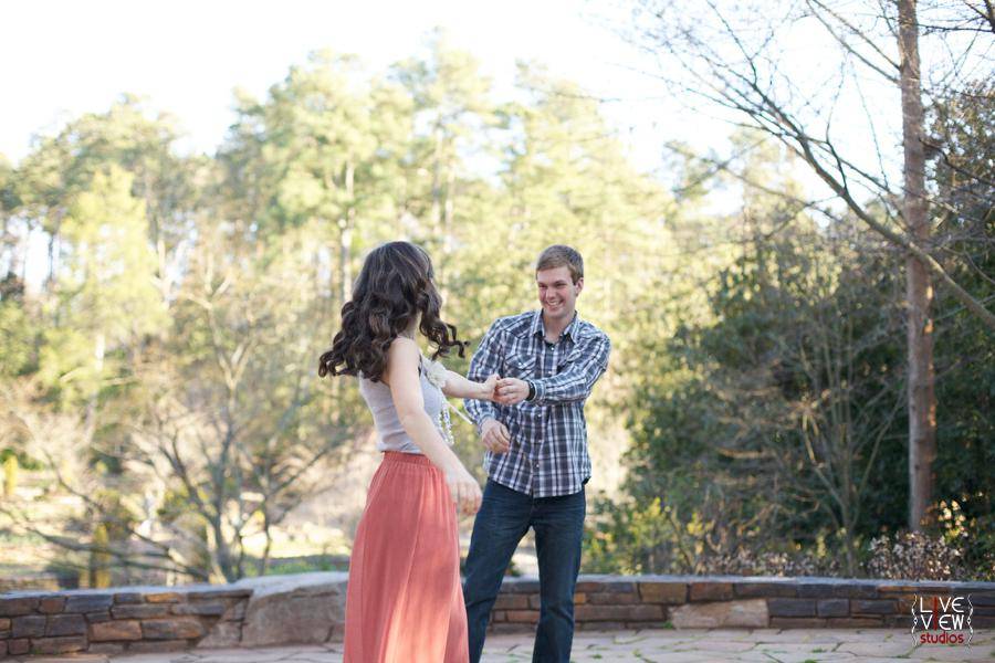 https://cdn.idntimes.com/content-images/post/20161219/duke-gardens-engagement-photography-raleigh-0028-2665b2f0aea30b906bdd503f7ae7b84e.jpg