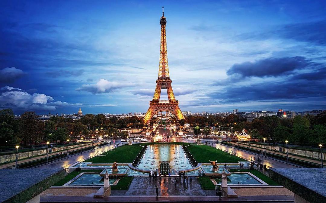 https://cdn.idntimes.com/content-images/post/20170714/eiffel-tower-paris-france-eiffel0217-3016ad268736915055b80ee1edff466d.jpg