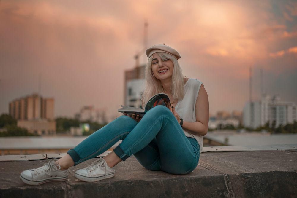 ilustrasi bahagia (unsplash.com/Ermia Ramez)