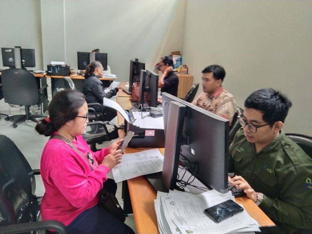 Pengajuan sertifikat halal di Pusat Usaha Layanan Terpadu (PLUT) Surakarta. (Dok/Humas Pemkot Solo)